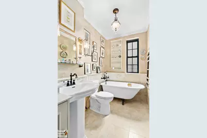 136 E 64th Street #9D, New York, NY 10065 - Photo 8