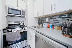 337 W 43rd St, New York City, NY 10036 - Photo 4