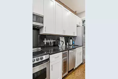 113 Christopher Street #2D, New York, NY 10014 - Photo 4