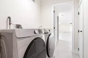38-22 56th St, New York City, NY 11377 - Photo 14