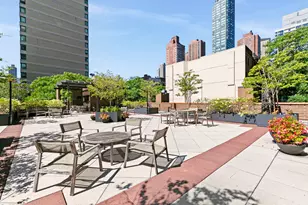 345 E 93rd St, New York, NY 10128 - Photo 12