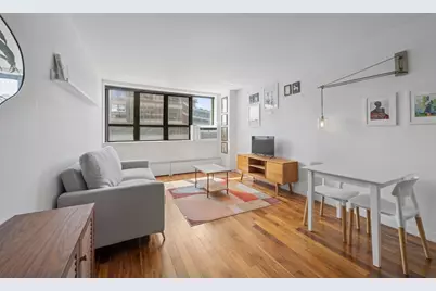 301 W 110th Street #4V, New York City, NY 10026 - Photo 1