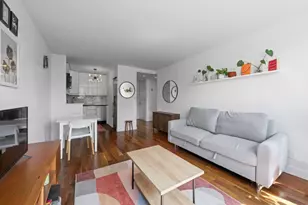 301 W 110th St, New York City, NY 10026 - Photo 2