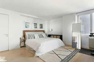 322 W 57th St, New York City, NY 10019 - Photo 4