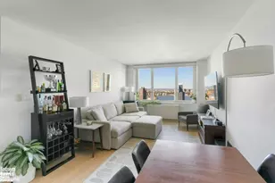 322 W 57th St, New York City, NY 10019 - Photo 2