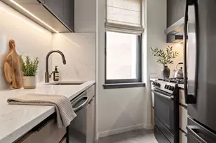 235 E 40th St, New York City, NY 10016 - Photo 10