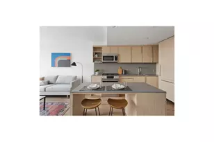 315 W 33rd St, New York City, NY 10001 - Photo 2