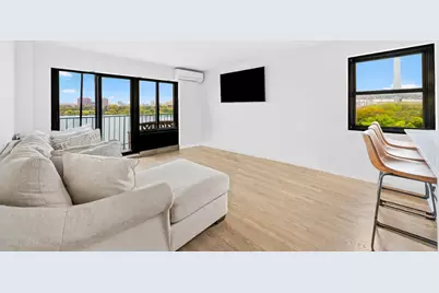 25-40 Shore Boulevard #9U, Astoria, NY 11102 - Photo 2
