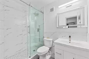 25-40 Shore Blvd, New York City, NY 11102 - Photo 8