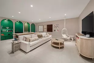 200 E 83rd St, New York, NY 10028 - Photo 32