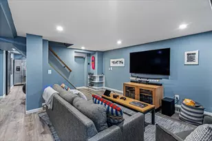 111-15 76th Ave, Forest Hills, NY 11375 - Photo 32
