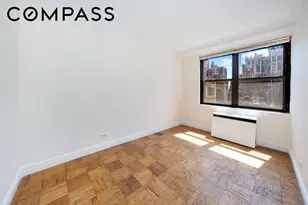 305 E 40th St, New York City, NY 10016 - Photo 4