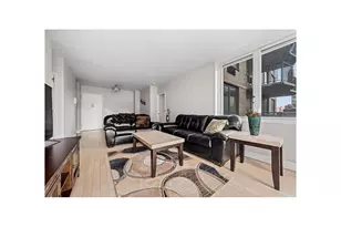 212 E 47th St, New York City, NY 10017 - Photo 2