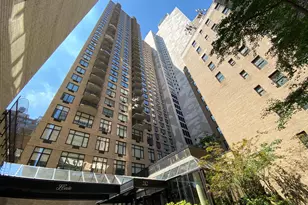 212 E 47th St, New York City, NY 10017 - Photo 16