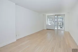 212 E 47th St, New York City, NY 10017 - Photo 2