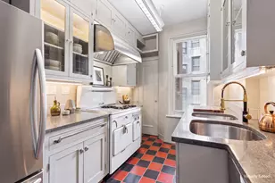 138 E 36th St, New York City, NY 10016 - Photo 2