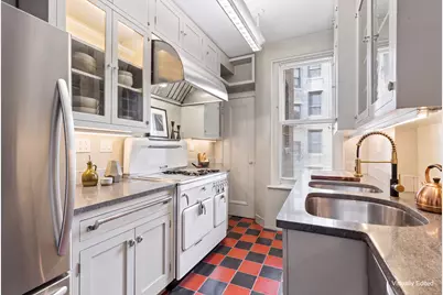 138 E 36th Street #8A, New York City, NY 10016 - Photo 2