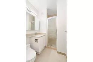 250 E 40th St, New York, NY 10016 - Photo 8