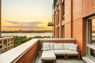 555 W 23rd St, New York City, NY 10011 - Photo 2