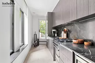 131 E 39th St, New York, NY 10016 - Photo 2