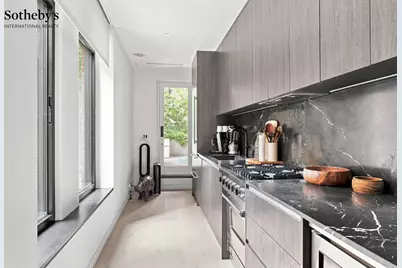 131 E 39th Street, New York, NY 10016 - Photo 2