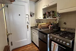 364 W 19th St, New York City, NY 10011 - Photo 8