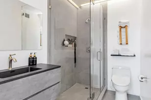 353 W 57th St, New York, NY 10019 - Photo 10