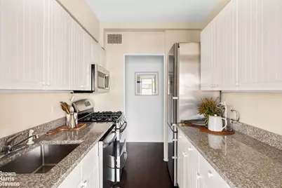 370 E 76th Street #C1001, New York City, NY 10021 - Photo 6