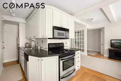 175 W 73rd Street #2E, New York, NY 10023 - Photo 2