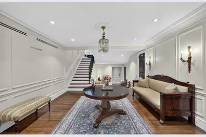 6 E 69th Street, New York, NY 10021 - Photo 4