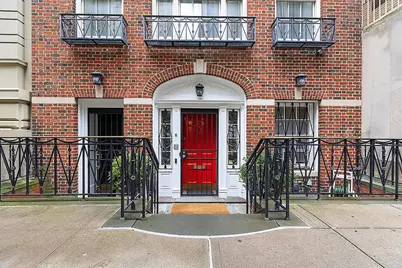 6 E 69th Street, New York, NY 10021 - Photo 2