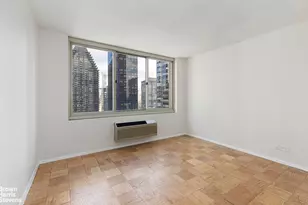 333 E 45th St, New York City, NY 10017 - Photo 2