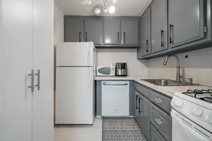 305 E 24th St, New York City, NY 10010 - Photo 6