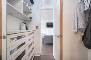 305 E 24th St, New York City, NY 10010 - Photo 16