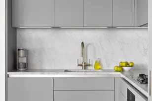 547 W 47th St, New York City, NY 10036 - Photo 4