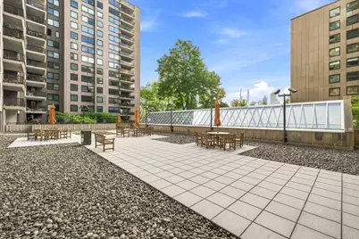 531 Main Street #1025, New York City, NY 10044 - Photo 12