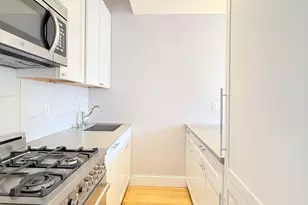 252 W 76th St, New York, NY 10023 - Photo 4