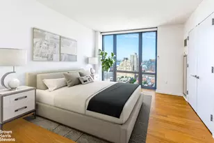 310 W 52nd St, New York, NY 10019 - Photo 4