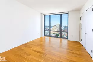 310 W 52nd St, New York, NY 10019 - Photo 12