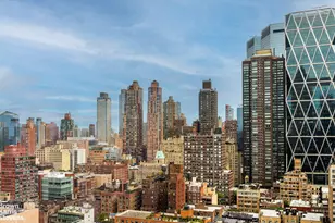 310 W 52nd St, New York, NY 10019 - Photo 8