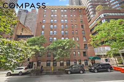 212 E 48th Street #2E, New York, NY 10017 - Photo 18