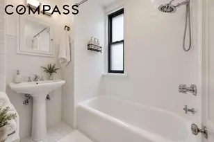 212 E 48th St, New York City, NY 10017 - Photo 6