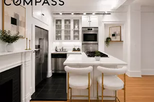 212 E 48th St, New York City, NY 10017 - Photo 4
