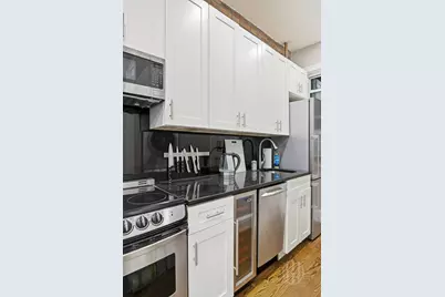 113 Christopher Street #12, New York, NY 10014 - Photo 4