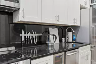 113 Christopher St, New York, NY 10014 - Photo 4