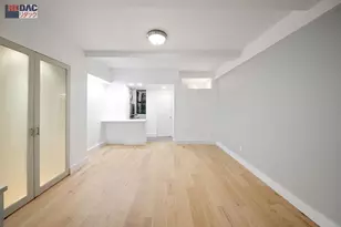 211 E 35th St, New York City, NY 10016 - Photo 2