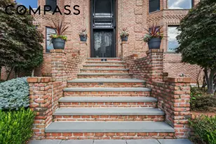 5 Nicolosi Dr, New York City, NY 10312 - Photo 2