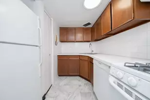 500 E 83rd St, New York City, NY 10028 - Photo 6