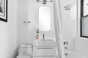 220 E 82nd St, New York City, NY 10028 - Photo 4
