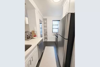 425 Riverside Drive #8F, New York City, NY 10025 - Photo 2